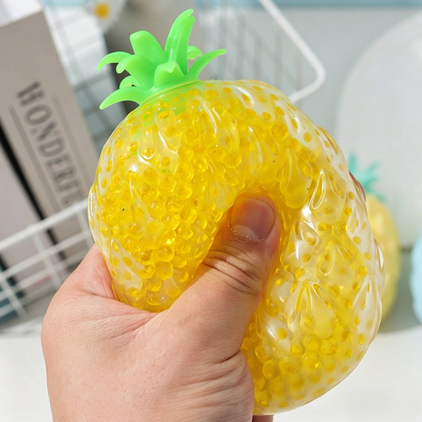 "Portable fruit-shaped decompression toy durable stretchable hand relaxation toy"